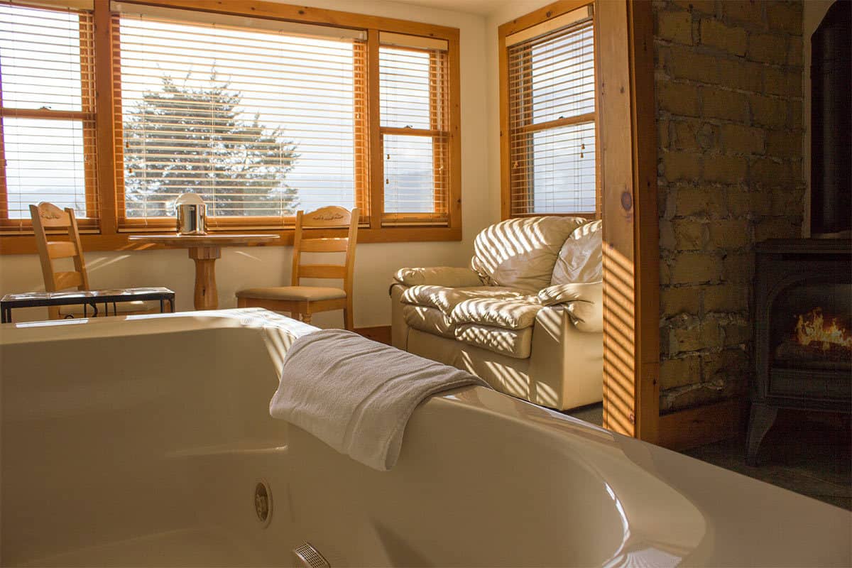 Doc-West-House-Luxary-Suite-1 Doc-West-House-Luxary-Suite-1